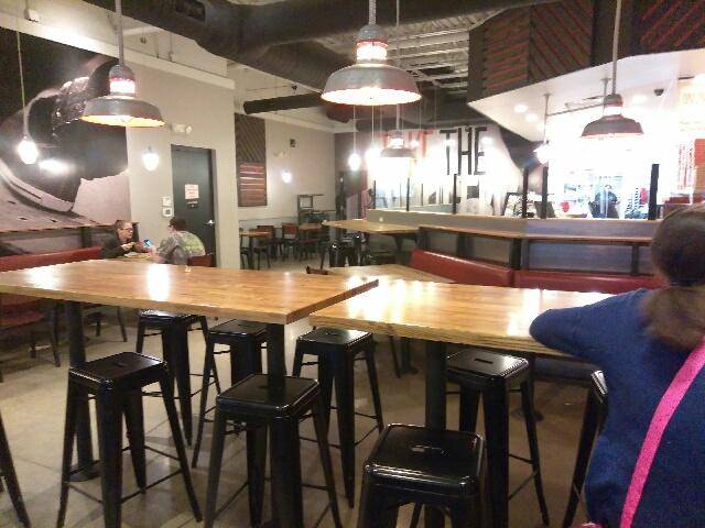 Blaze Pizza | meal takeaway | 112 S Main St, Royal Oak, MI 48067, USA | 2482780918 OR +1 248-278-0918