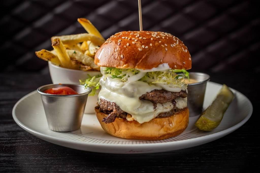 Fountainhead | restaurant | 1970 W Montrose Ave, Chicago, IL 60613, USA | 7736978204 OR +1 773-697-8204