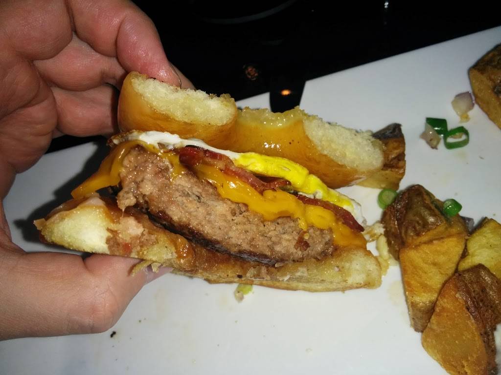 Born And Raised® Las Vegas | restaurant | 7260 S Cimarron Rd, Las Vegas, NV 89113, USA | 7026850258 OR +1 702-685-0258