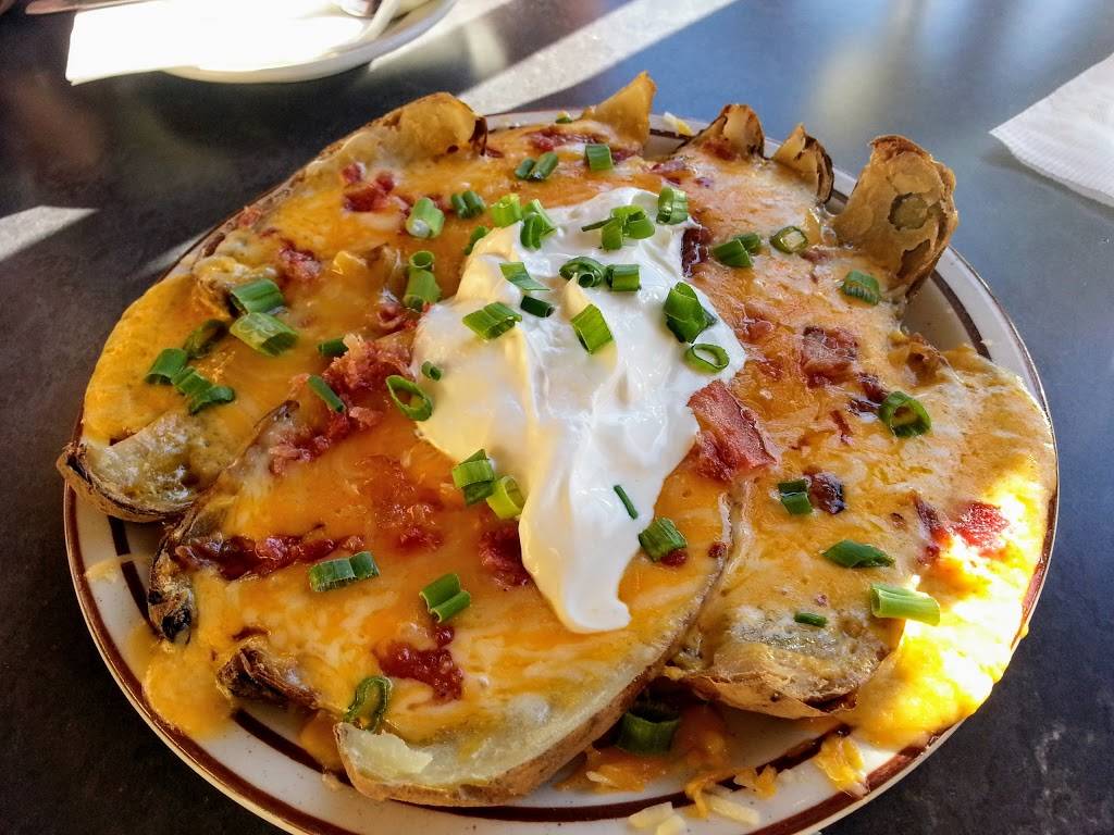 The Freighthouse Restaurant | restaurant | 107 Vine St, La Crosse, WI 54601, USA | 6087846211 OR +1 608-784-6211