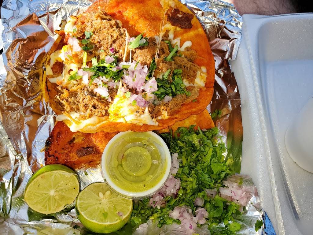 Birria Barrio | restaurant | 2710 S Presa St, San Antonio, TX 78210, USA | 2102894066 OR +1 210-289-4066