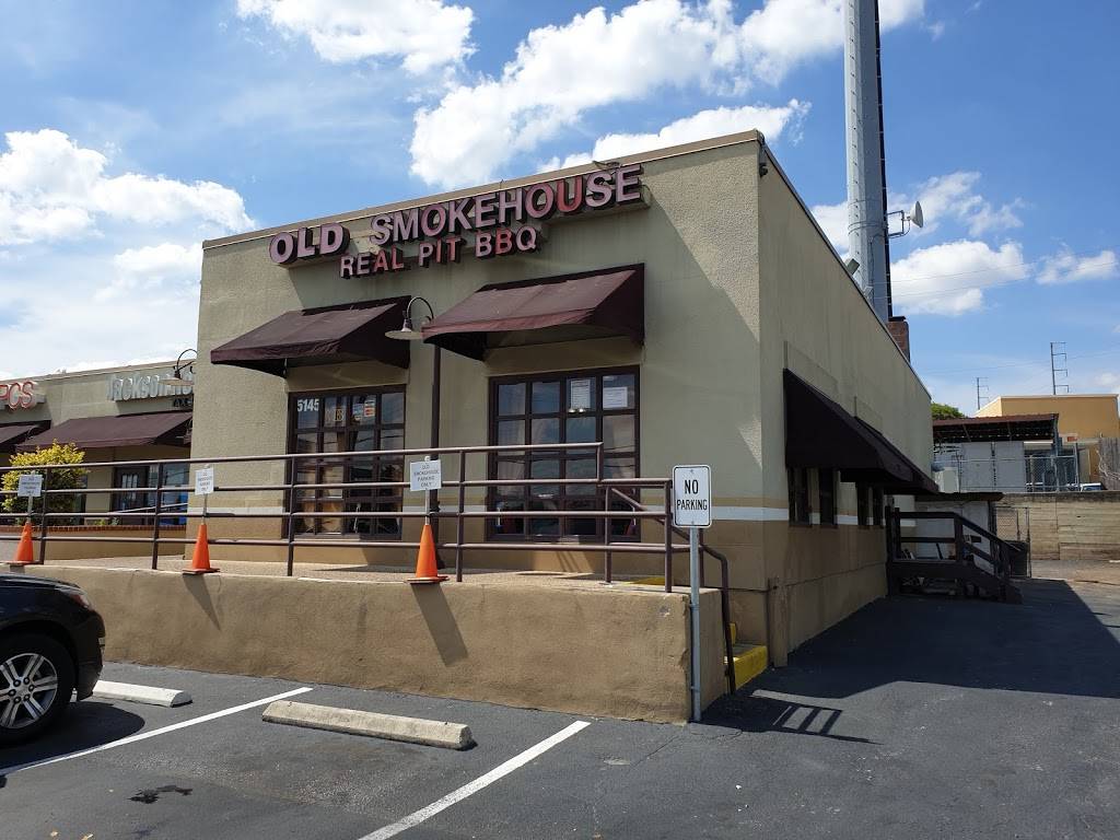 Old Smokehouse | restaurant | 5145 Fredericksburg Rd, San Antonio, TX 78229, USA | 2103405039 OR +1 210-340-5039