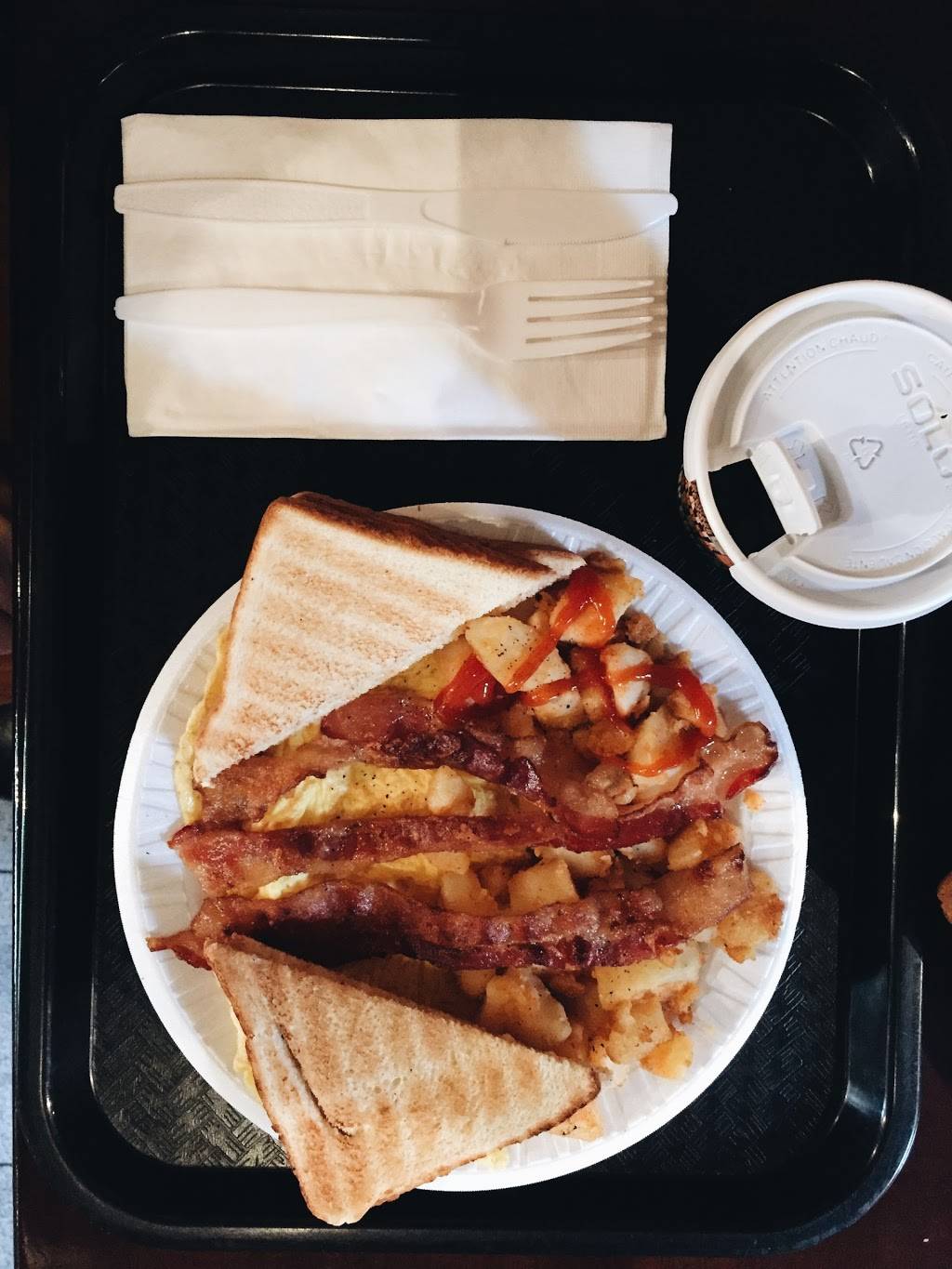 Bravos | restaurant | 377 Seneca Ave, Ridgewood, NY 11385, USA | 7188210492 OR +1 718-821-0492