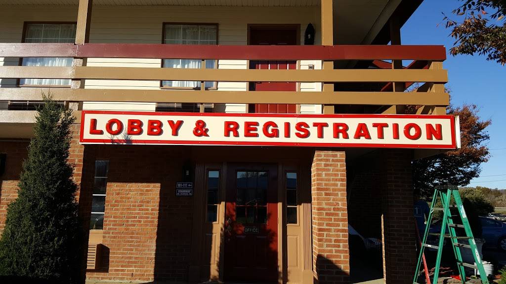 Wendys | restaurant | 1705 Jared St, Uhrichsville, OH 44683, USA | 7409222196 OR +1 740-922-2196