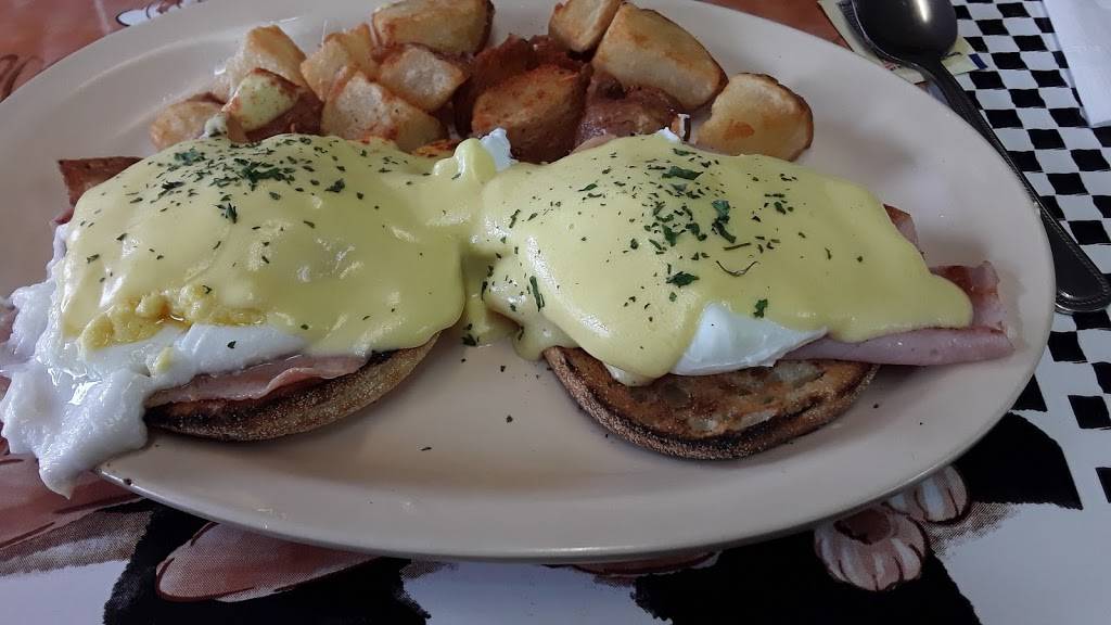 Ye Olde Cottage Restaurant | cafe | 403 Boston Post Rd, Weston, MA 02493, USA | 7818939810 OR +1 781-893-9810