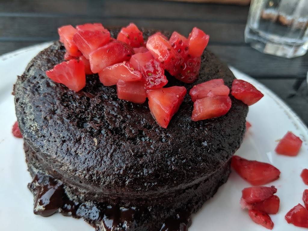 LUsine | restaurant | 2939 Boulevard des Promenades, Sainte-Marthe-sur-le-Lac, QC J7P 0B4, Canada | 4509744040 OR +1 450-974-4040