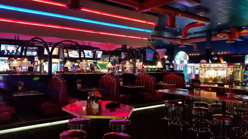 Dave & Busters | restaurant | 13857 Riverport Dr, Maryland Heights, MO 63043, USA | 3142098015 OR +1 314-209-8015