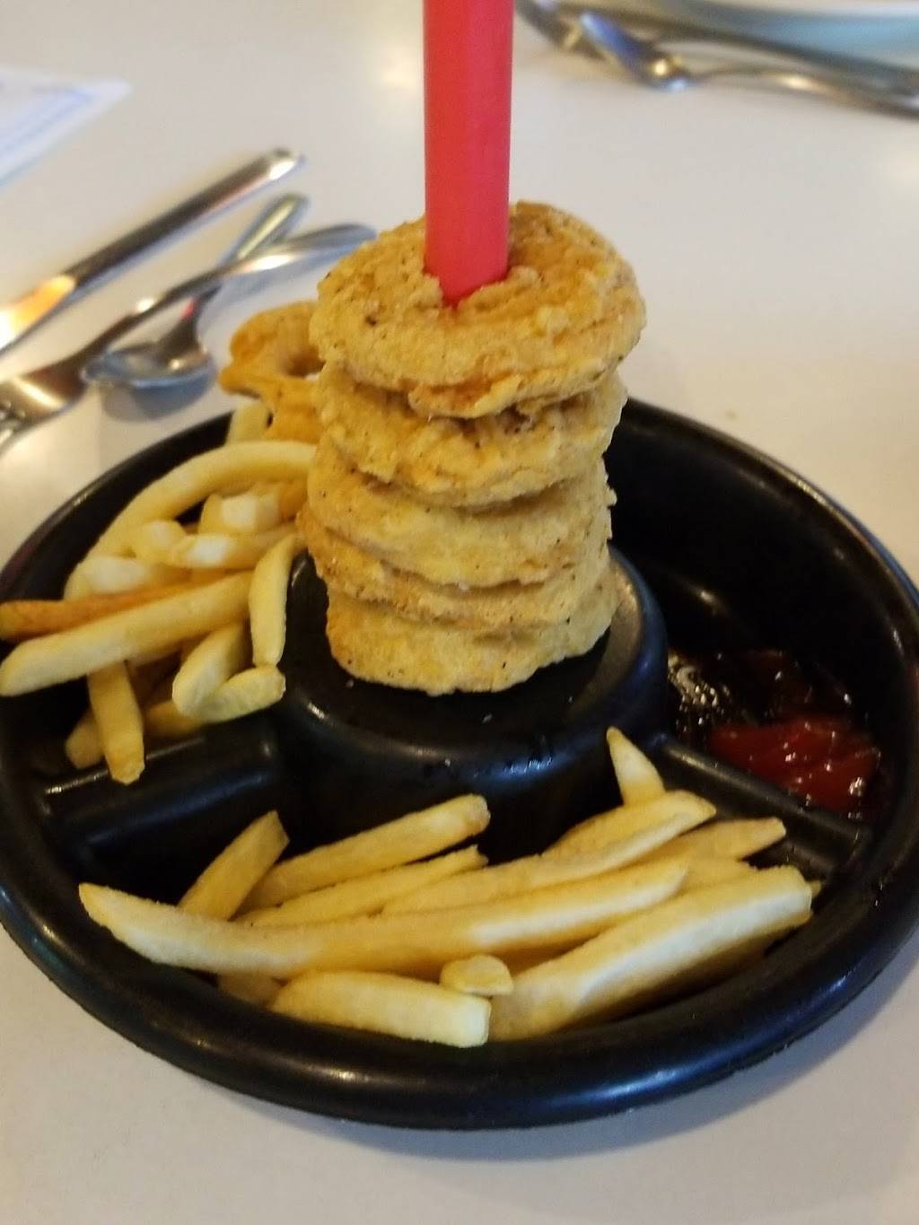 Country Grove Restaurant | restaurant | 322 Co Rd R R, Cedar Grove, WI 53013, USA | 9206686280 OR +1 920-668-6280