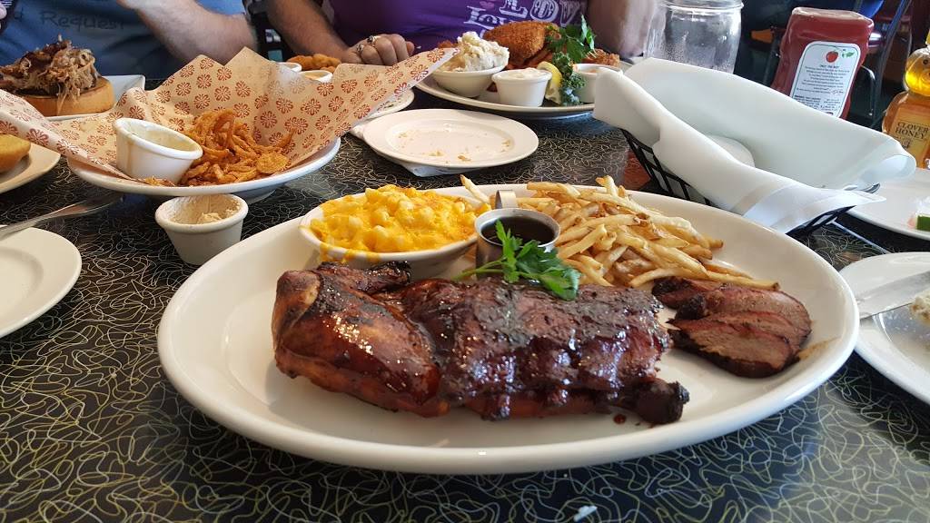 Lucilles Smokehouse Bar-B-Que | restaurant | Tempe Marketplace, 2030 E Rio Salado Pkwy, Tempe, AZ 85281, USA | 4809667427 OR +1 480-966-7427