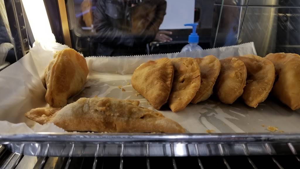 La Esquina Restaurant | restaurant | 624 Blue Hill Avenue, Boston, MA 02121, USA | 6178220200 OR +1 617-822-0200