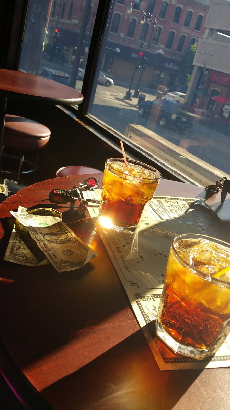 The Helm Bar | restaurant | 108 3rd St N, La Crosse, WI 54601, USA | 6087826324 OR +1 608-782-6324