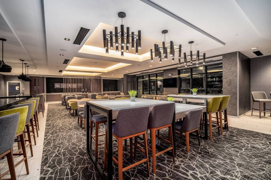 London Bar & Grill | restaurant | London Bar & Grill, 195 Hegenberger Rd, Oakland, CA 94621, USA | 5106262501 OR +1 510-626-2501