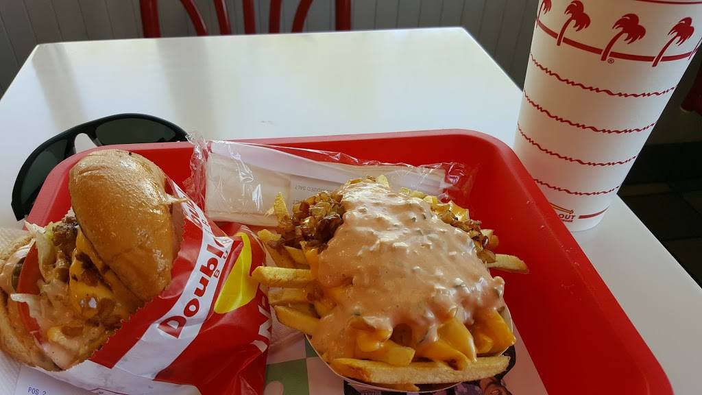 In-N-Out Burger | restaurant | 1342 S Alma School Rd, Mesa, AZ 85210, USA | 8007861000 OR +1 800-786-1000
