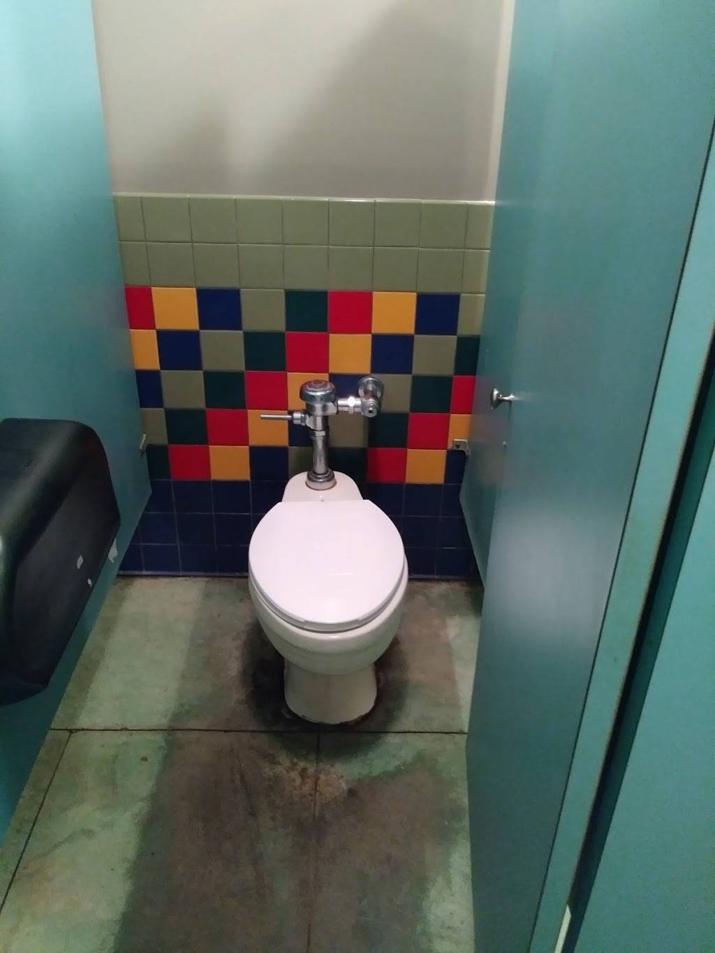 Tap & Crust | restaurant | 1108 Bienville Blvd, Ocean Springs, MS 39564, USA | 2288754888 OR +1 228-875-4888