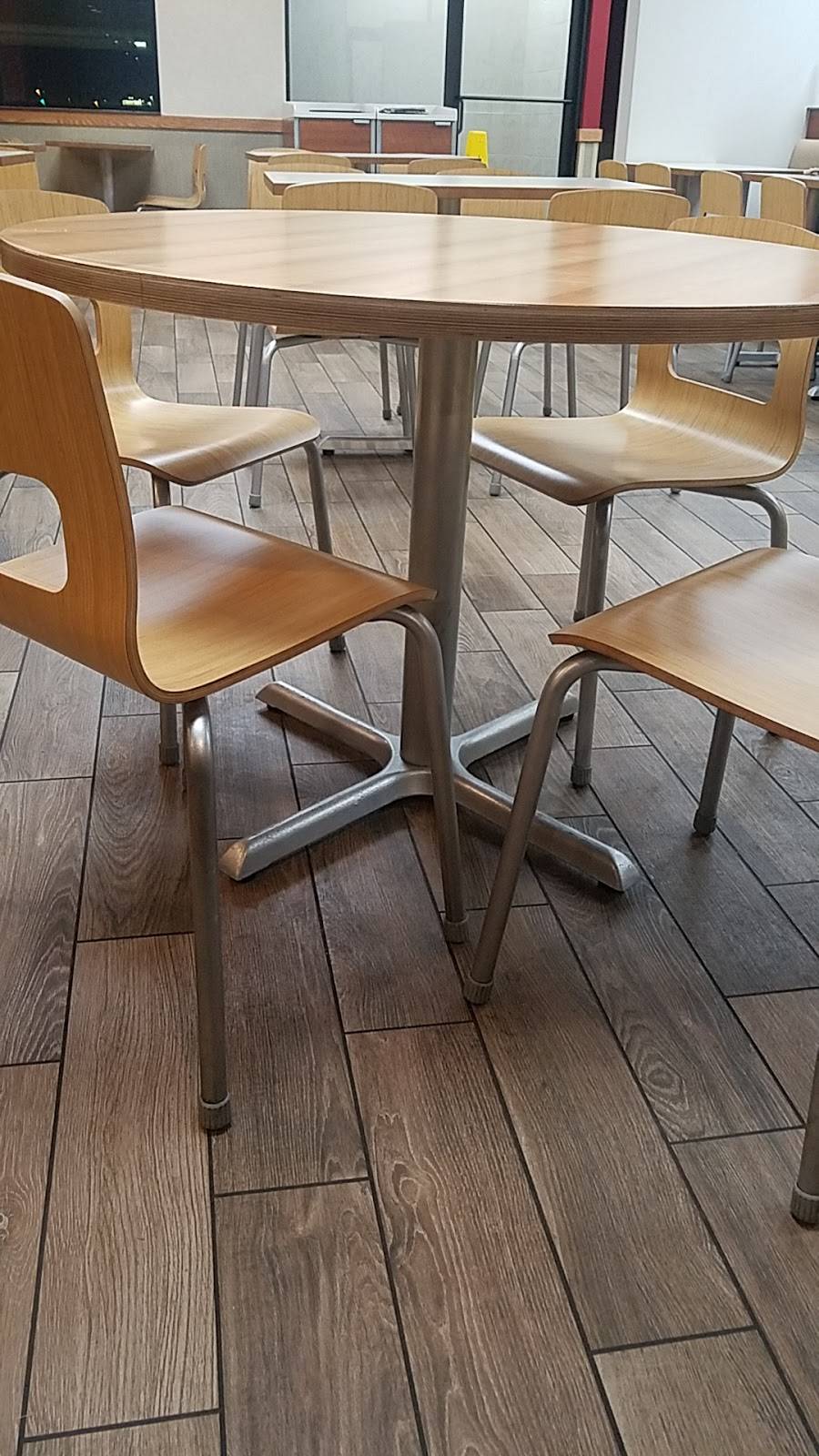 Wendys | restaurant | 930 E State St, Athens, OH 45701, USA | 7405947995 OR +1 740-594-7995