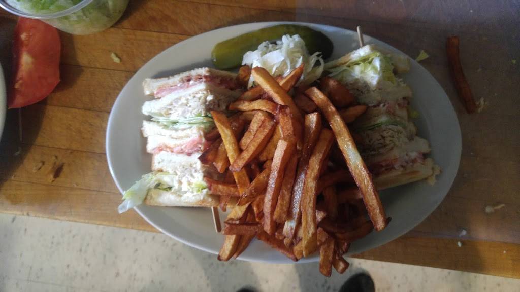 Casse Croute St-Ignace | restaurant | 134 Chemin de la Traverse, Saint-Ignace-de-Loyola, QC J0K 2P0, Canada | 4508362323 OR +1 450-836-2323