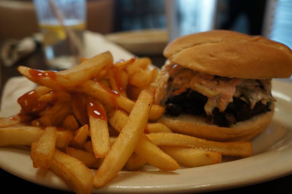 Da Blue Lagoon: Jamaican Kitchen | restaurant | 11705 Pendleton Pike, Indianapolis, IN 46236, USA | 3178553778 OR +1 317-855-3778