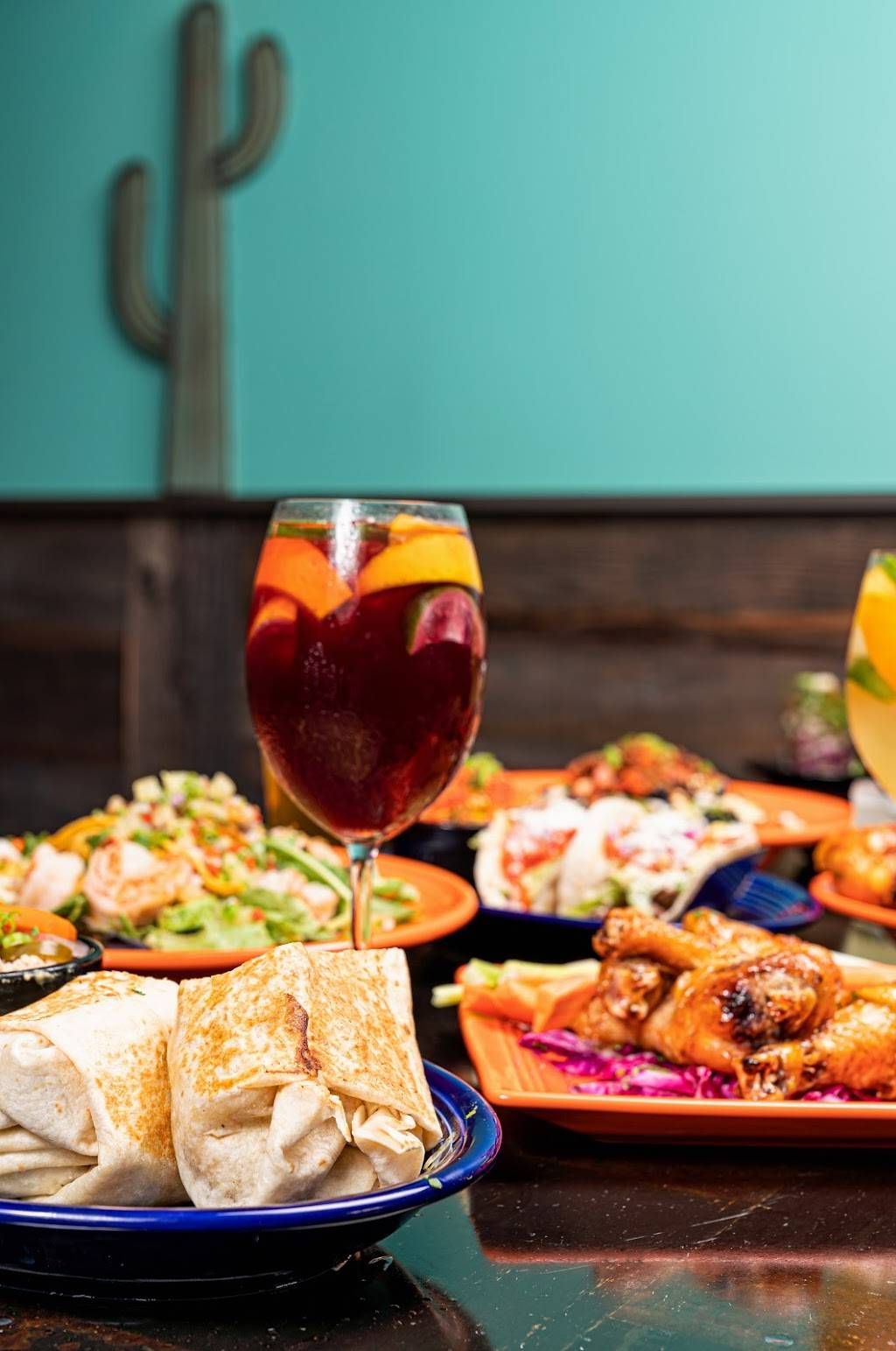 Hale Street Cantina | restaurant | 109 N Hale St, Wheaton, IL 60187, USA | 3317167141 OR +1 331-716-7141