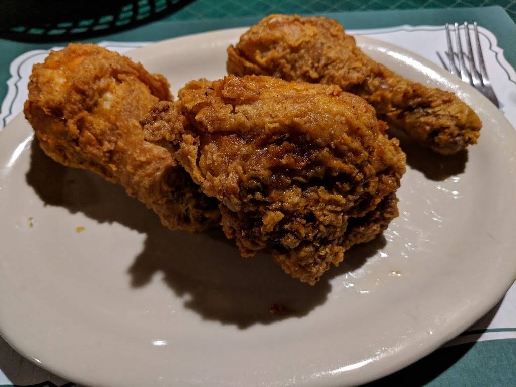 Log Inn | restaurant | 12491 County Rd 200 E, Haubstadt, IN 47639, USA | 8128673216 OR +1 812-867-3216