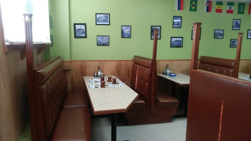 Joys Restaurant | restaurant | 671 W Thames St, Norwich, CT 06360, USA | 8608865082 OR +1 860-886-5082