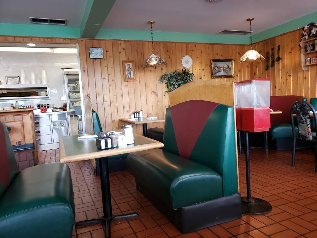 Green Apple Restaurant | restaurant | 7156 Cooley Lake Rd, Waterford Twp, MI 48327, USA | 2483669100 OR +1 248-366-9100