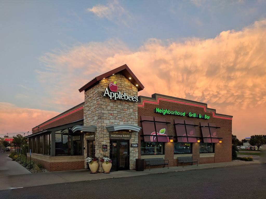 Applebees Grill + Bar | restaurant | 1900 Adams St, Mankato, MN 56001, USA | 5072168200 OR +1 507-216-8200