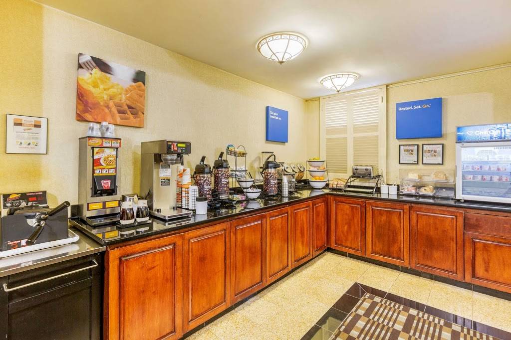 Comfort Inn Red Horse | restaurant | 998 W Patrick St, Frederick, MD 21703, USA | 3016620281 OR +1 301-662-0281