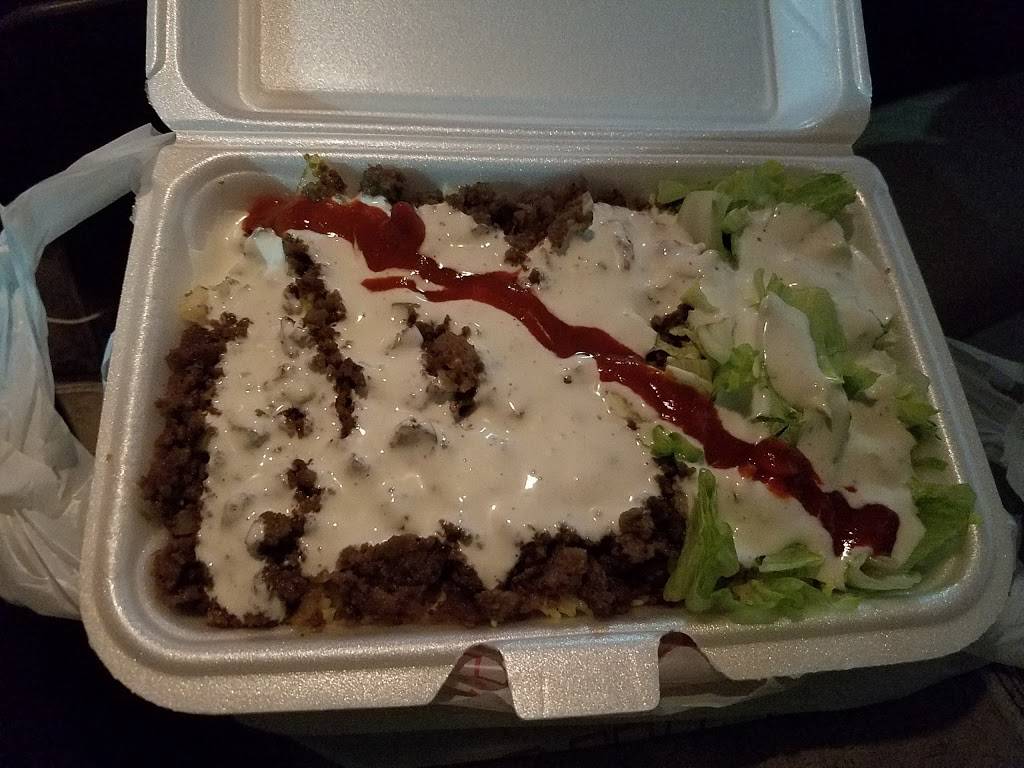 Halal Desi Pizza | meal takeaway | 2200 Caniff St, Hamtramck, MI 48212, USA | 3133650111 OR +1 313-365-0111