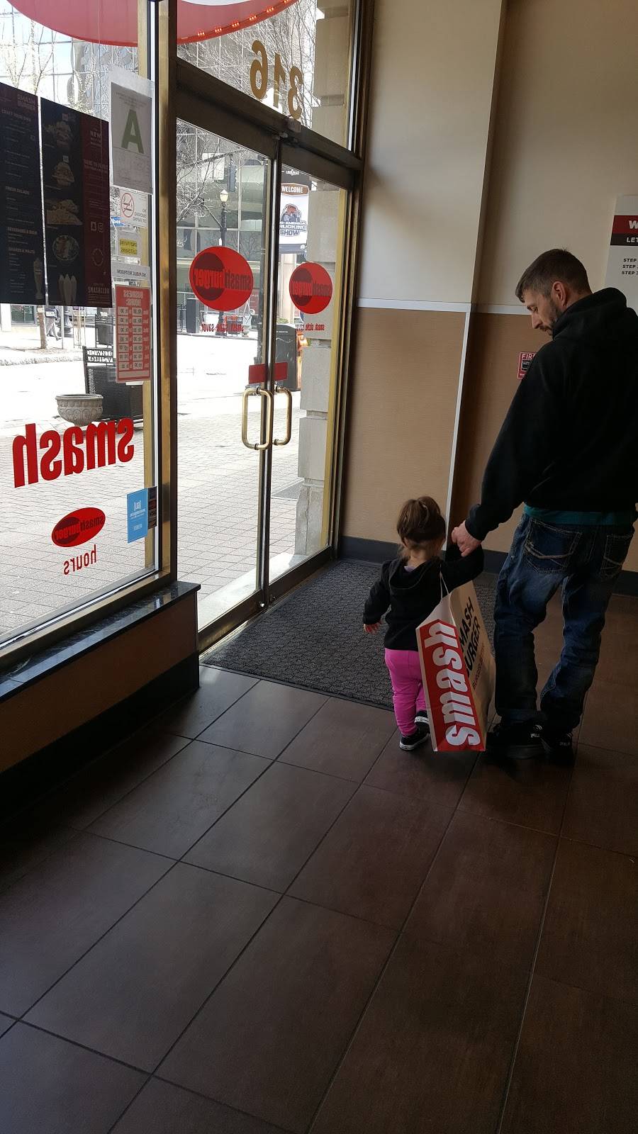 Smashburger | Delivery & Takeout Available | restaurant | 312 S 4th St Suite 300, Louisville, KY 40202, USA | 5025831500 OR +1 502-583-1500