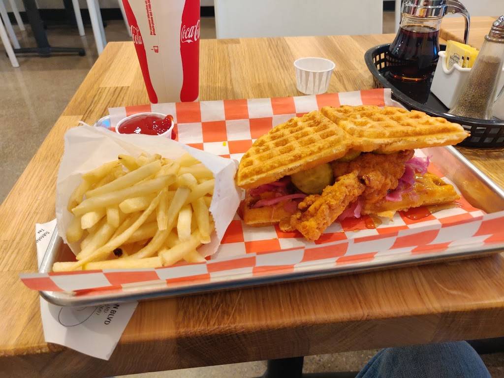 Hot Chicken Blvd | meal takeaway | 1440 Secor Rd, Toledo, OH 43607, USA | 4196904882 OR +1 419-690-4882