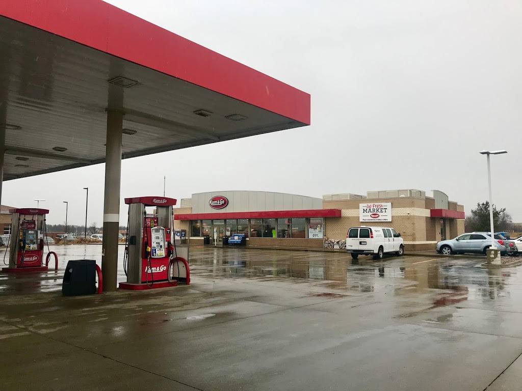 Kum & Go | meal takeaway | 4860 NW Urbandale Dr, Urbandale, IA 50322, USA | 5153312285 OR +1 515-331-2285