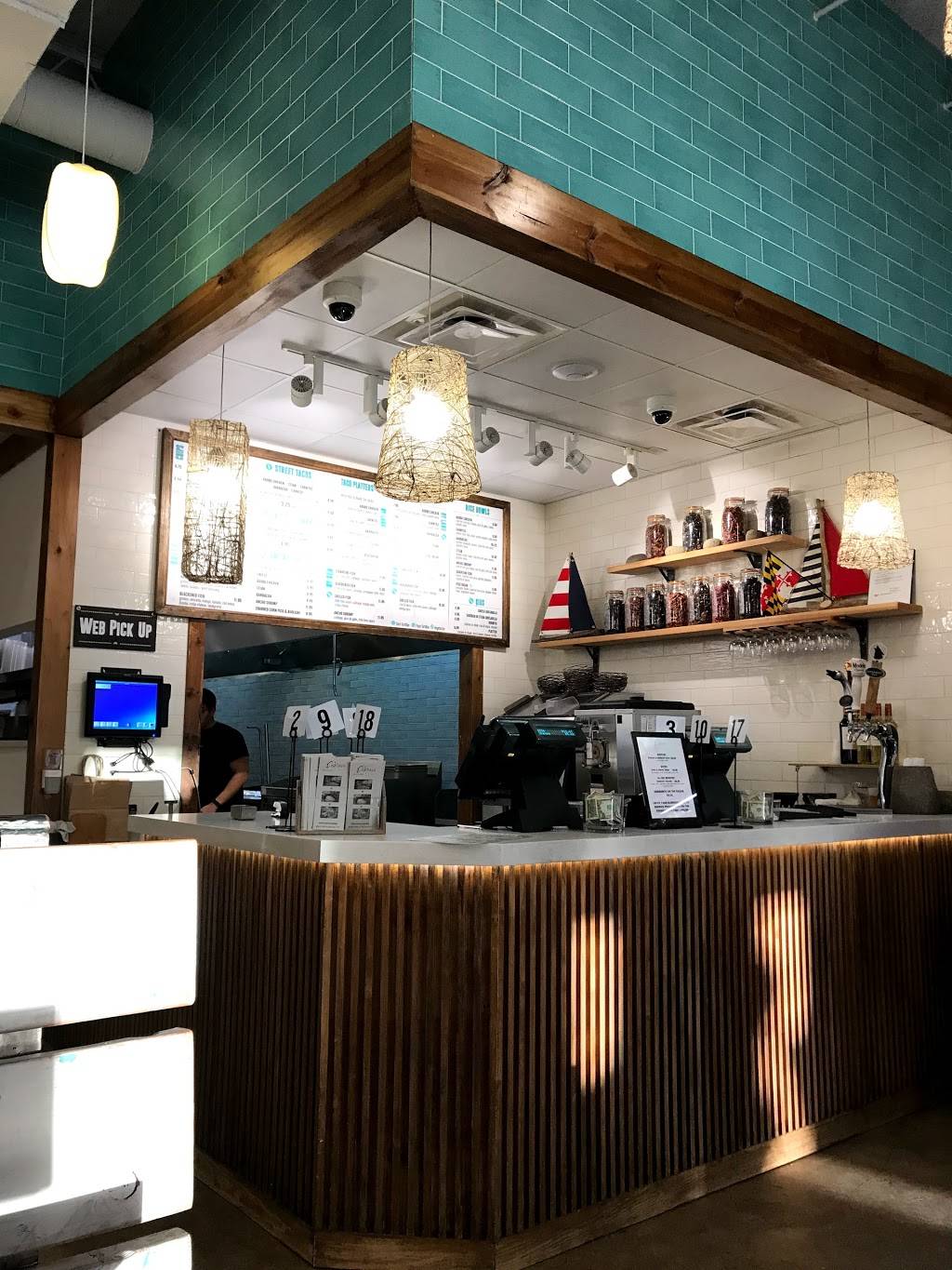 Fish Taco | restaurant | 10305 Old Georgetown Rd, Bethesda, MD 20814, USA | 3015646000 OR +1 301-564-6000