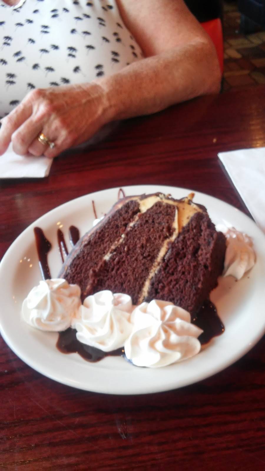 Hog Heaven | restaurant | 1290 W High Ave, New Philadelphia, OH 44663, USA | 3303088040 OR +1 330-308-8040