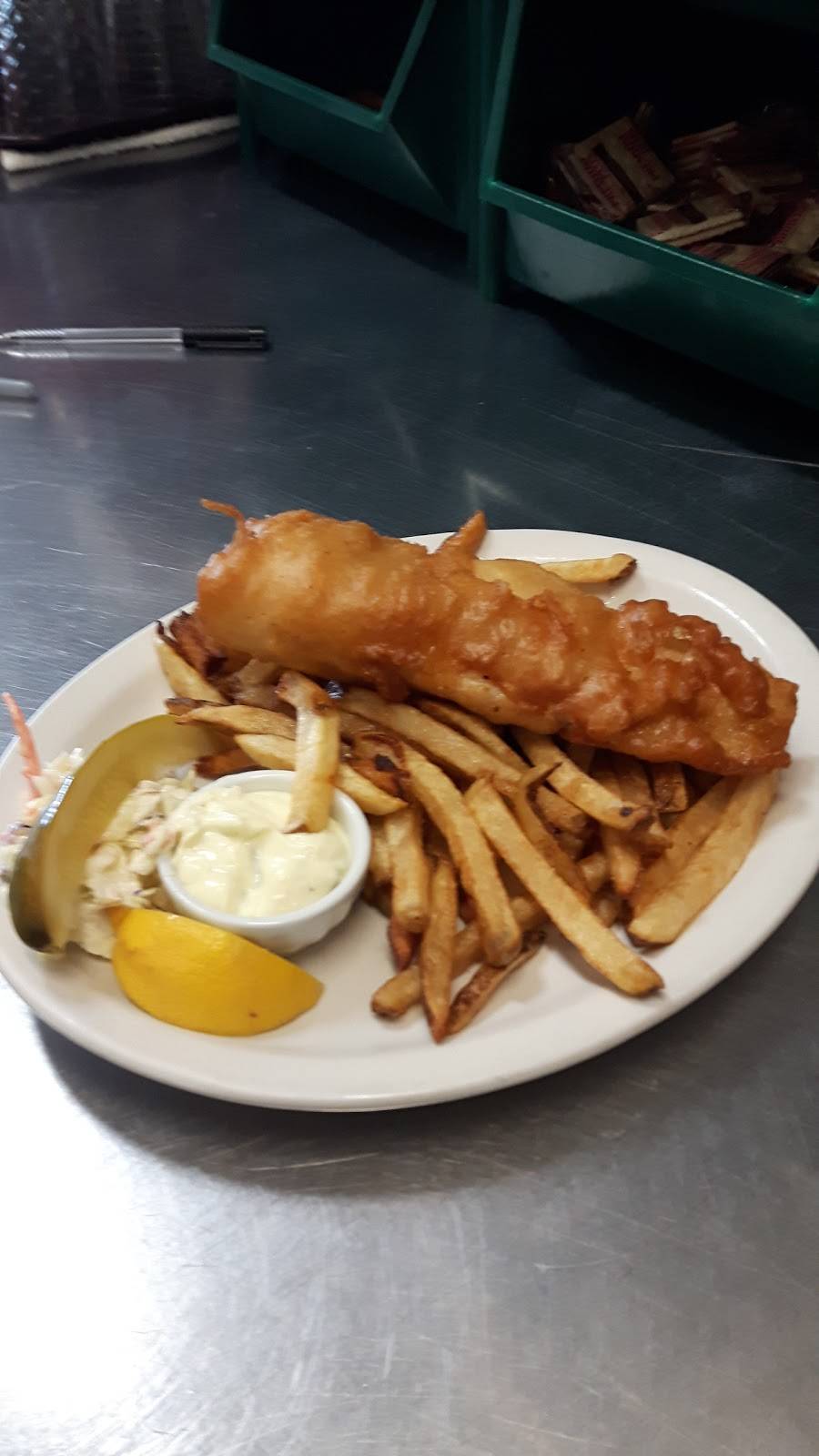 Bullseye Family Restaurant | restaurant | 125 Stewart Blvd, Brockville, ON K6V 4W4, Canada | 6133455733 OR +1 613-345-5733