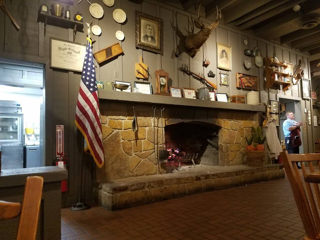 Cracker Barrel Old Country Store | restaurant | 128 St Robert Blvd, St Robert, MO 65584, USA | 5733367273 OR +1 573-336-7273