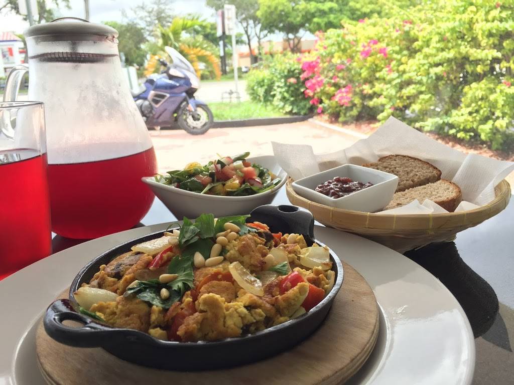 Screaming Carrots | restaurant | 826 W Hallandale Beach Blvd, Hallandale Beach, FL 33009, USA | 7544009614 OR +1 754-400-9614