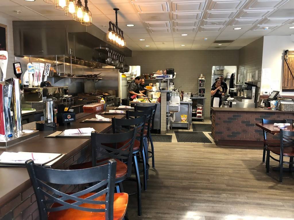 Gus Cafe & Grill | restaurant | 722 Village Ct, Santa Rosa, CA 95405, USA | 7075452212 OR +1 707-545-2212