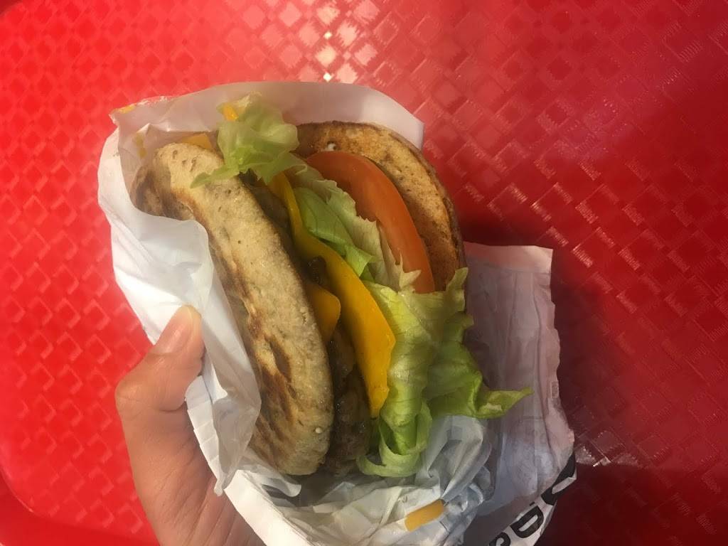 Hero Certified Burgers | restaurant | 4700 Keele St Unit 10, North York, ON M3J 1P3, Canada | 6475584595 OR +1 647-558-4595