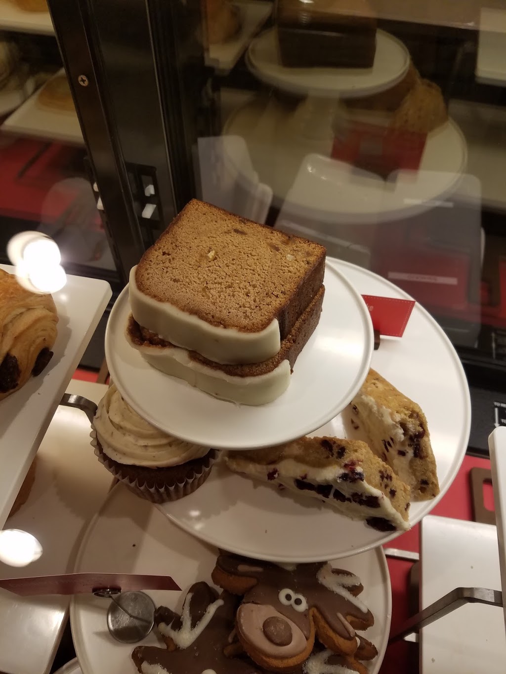 Starbucks | cafe | 1304 F St NW, Washington, DC 20004, USA | 2027377378 OR +1 202-737-7378