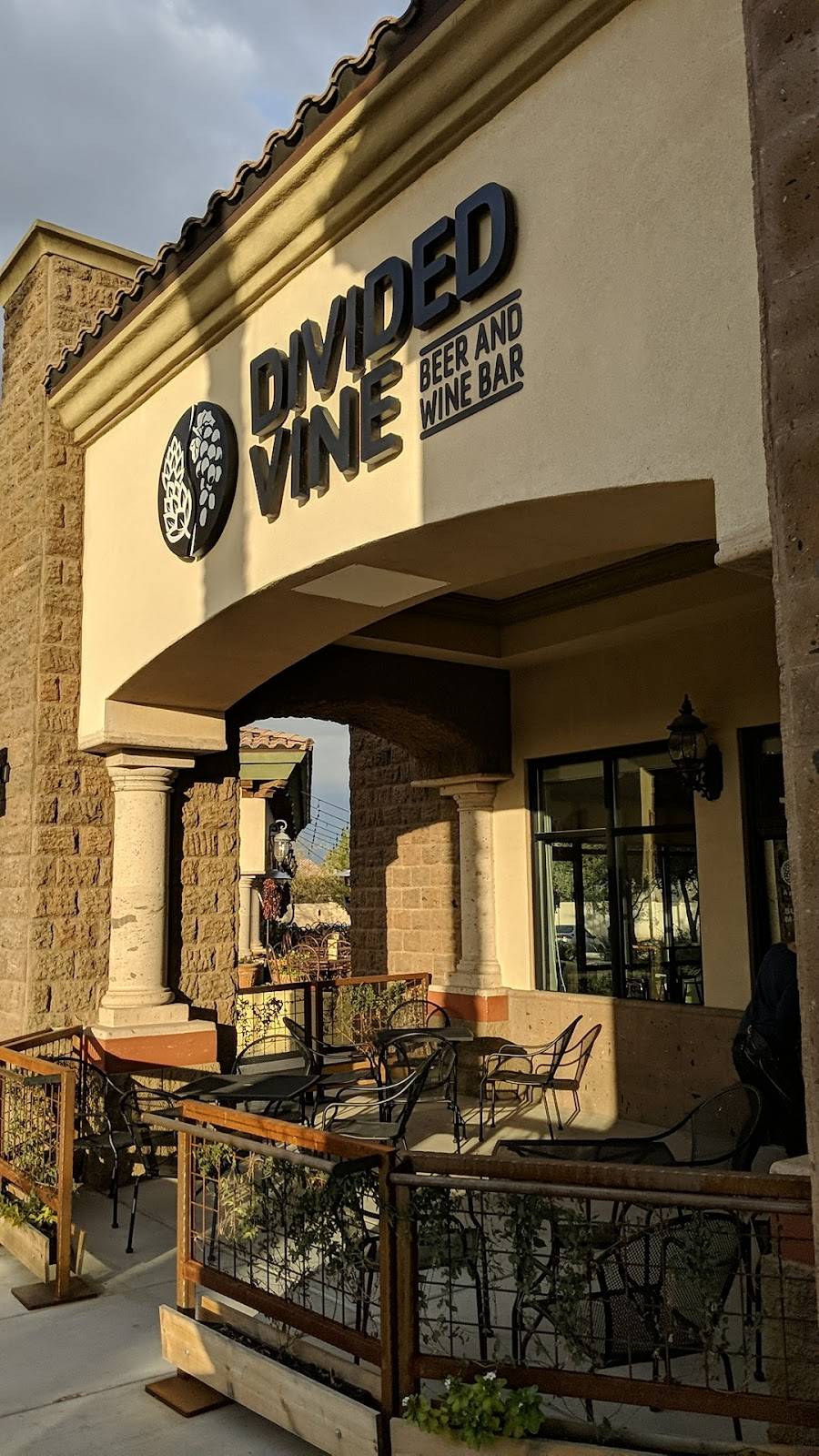 Divided Vine Beer & Wine Bar | restaurant | 861 N Higley Rd #116, Gilbert, AZ 85234, USA | 4803616158 OR +1 480-361-6158