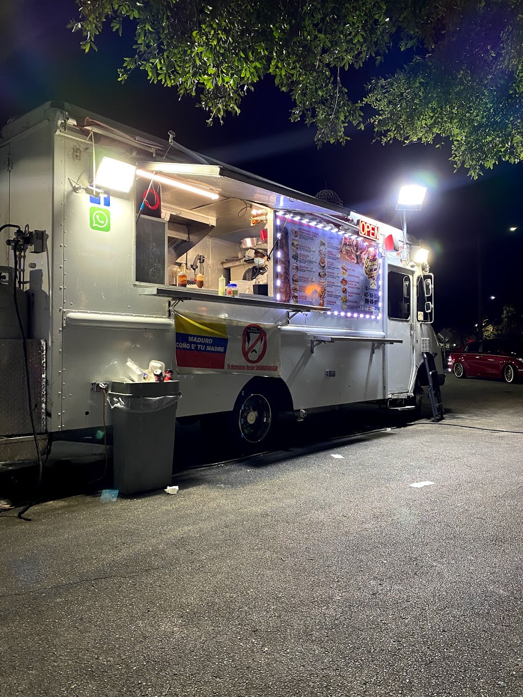 Shawarburger | restaurant | 6932 S Kirkman Rd, Orlando, FL 32819, USA | 4077493972 OR +1 407-749-3972