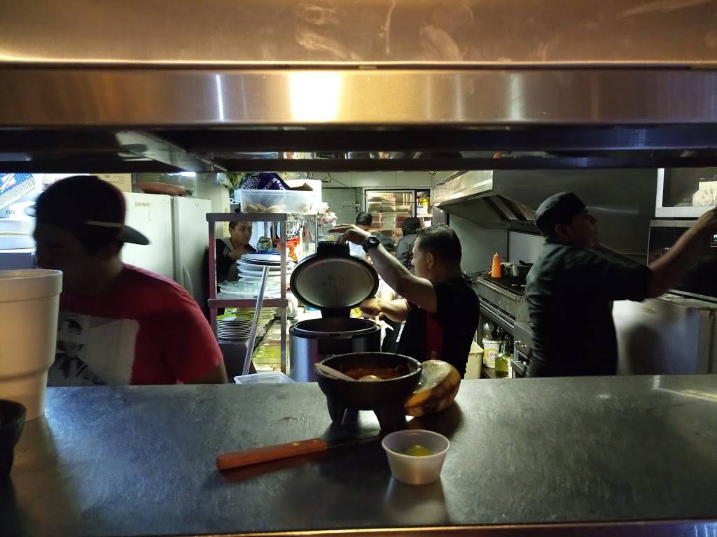 Azul Restaurante | restaurant | Primer Callejón Coahuila 8064, Zona Nte., Tijuana, B.C., Mexico | 016643826194 OR +52 664 382 6194