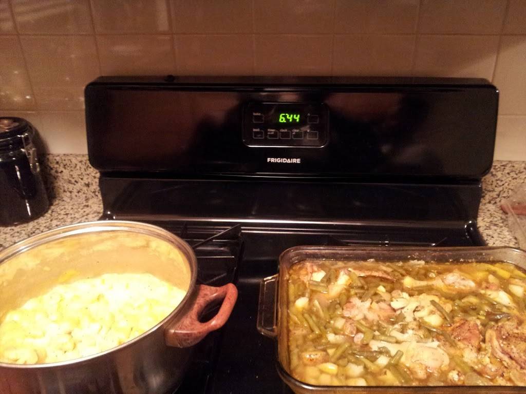 Italian Fiesta Pizzeria | restaurant | 8058 S Halsted St, Chicago, IL 60620, USA | 7736842222 OR +1 773-684-2222