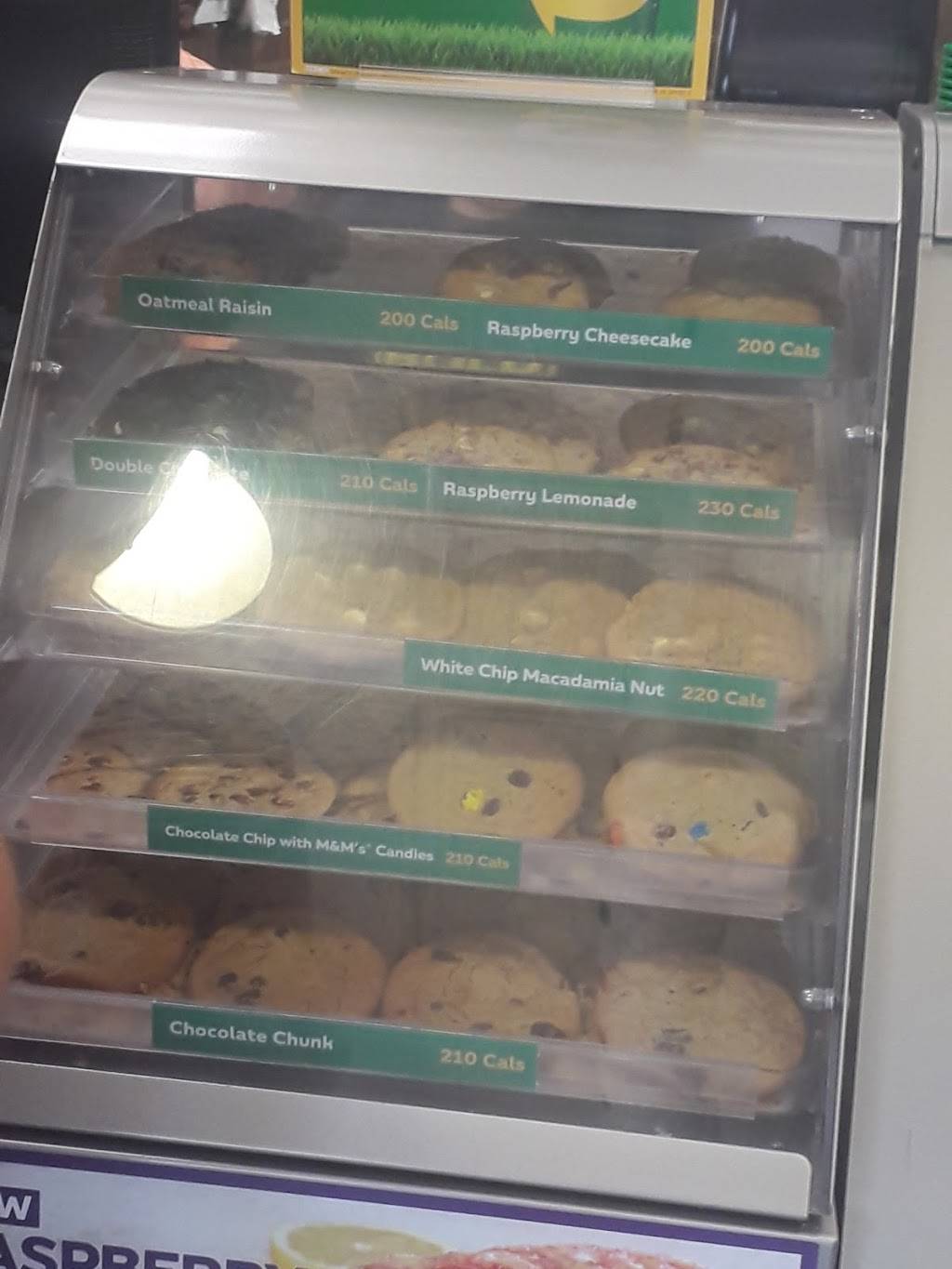 Subway | meal takeaway | 1123 St Clair Ave W, Toronto, ON M6E 1B1, Canada | 6473442241 OR +1 647-344-2241