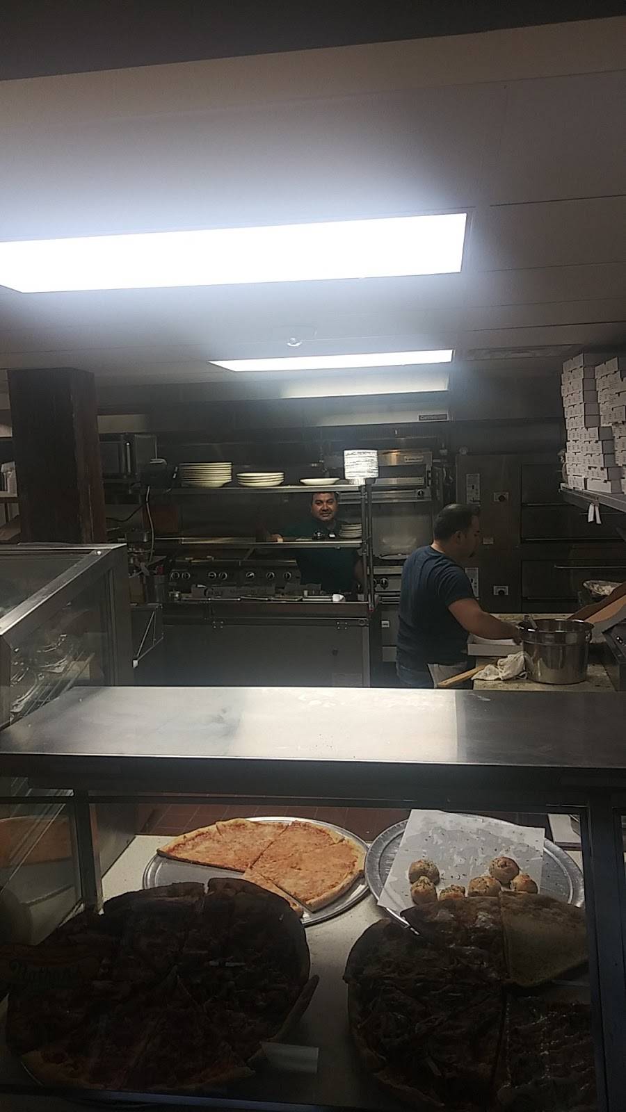 Fratellos Bar and Restaurant | restaurant | 702 N 8th St, Reading, PA 19604, USA | 4849872639 OR +1 484-987-2639