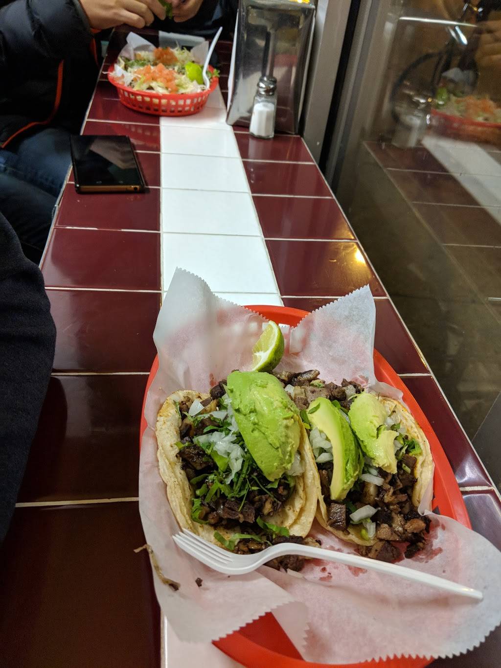 Carmelas Taqueria | restaurant | 1206 W Lawrence Ave, Chicago, IL 60640, USA | 7732755321 OR +1 773-275-5321