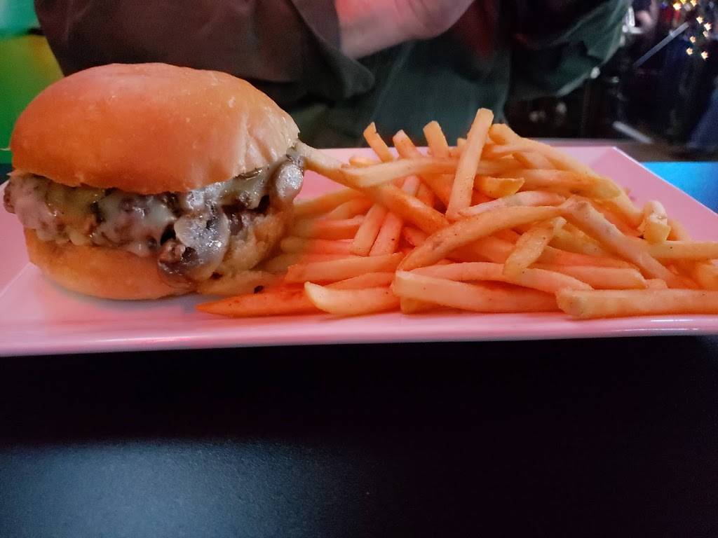 Bomber OBriens Sports Bar & Grill | restaurant | 4621 Beck Ave, St. Louis, MO 63116, USA | 3147729500 OR +1 314-772-9500