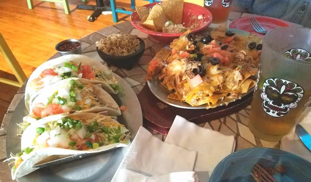 La Casa Bar & Grill | restaurant | 30 S Main St, St Albans City, VT 05478, USA | 8025285944 OR +1 802-528-5944