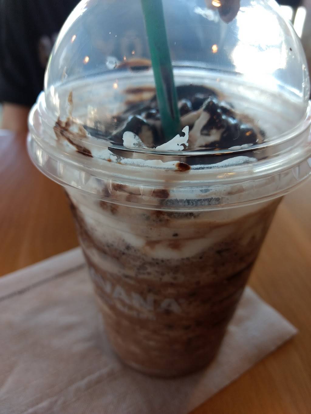 Starbucks | cafe | 680 W North Ave, Elmhurst, IL 60126, USA | 6309930028 OR +1 630-993-0028