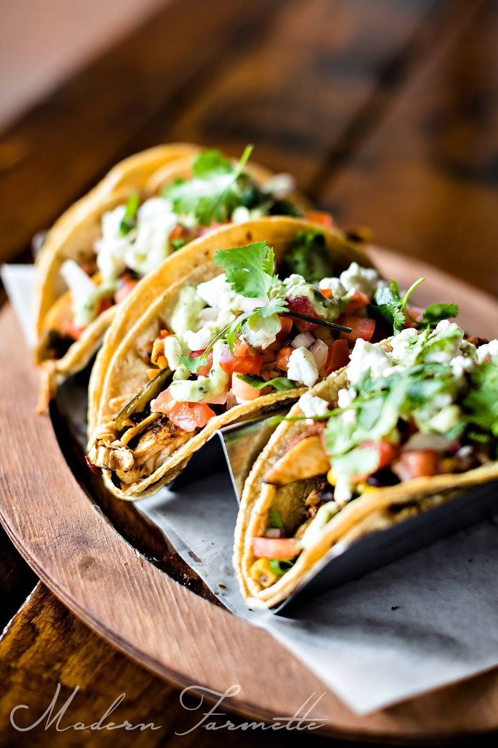 Big Iron Horse Barbecue | restaurant | 117 S Hough St, Barrington, IL 60010, USA | 8473824766 OR +1 847-382-4766